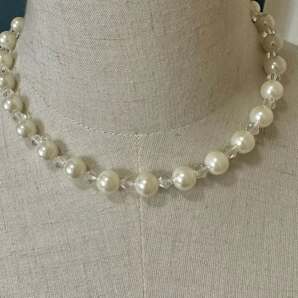 SAQ Avon faux pearl and crystal single strand necklace